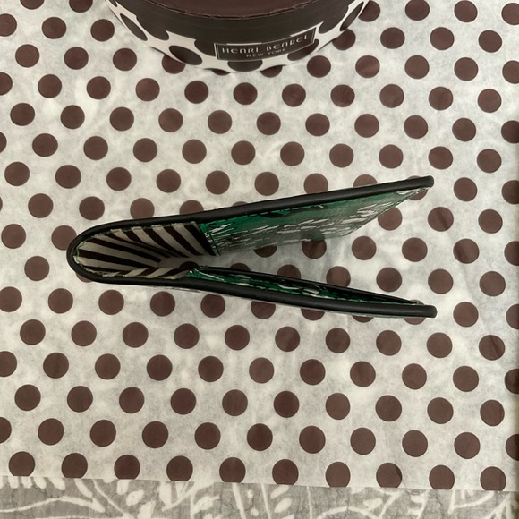 Henri Bendel Passport Cover - Picture 6 of 9